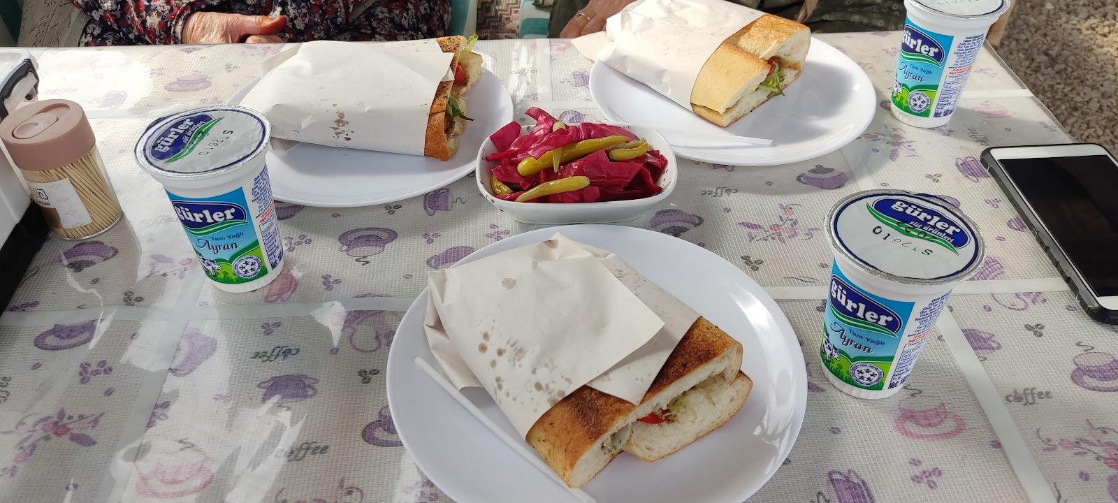 Özay'ın Ekmek Teknesi Kokoreç Köfte