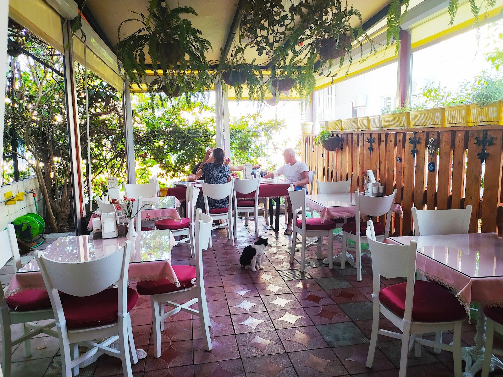 Kahve Altı Geleneksel Türk Yemekleri ~ Restoran & Kafe