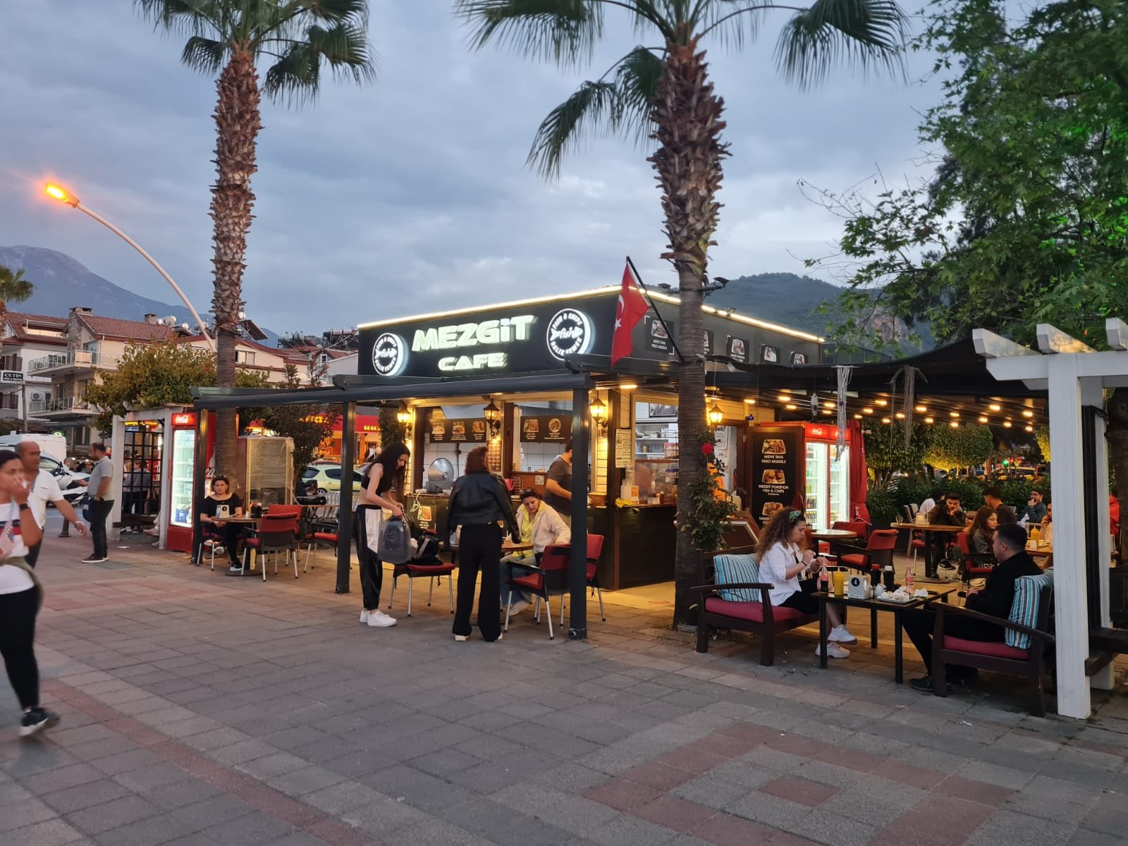Mezgit Cafe (Balık Ekmek)